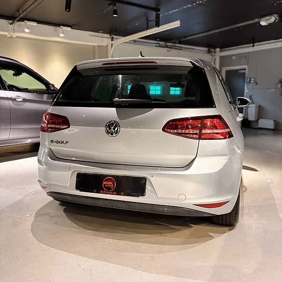 Volkswagen E-Golf 2017 photo 4