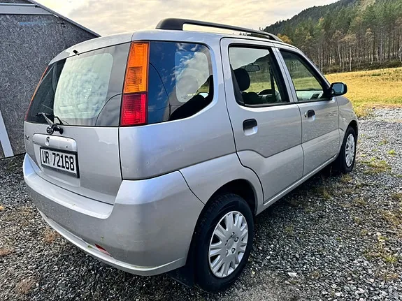 Subaru Justy 2005 photo 2