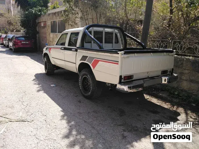 Toyota Hilux 1982 photo 3