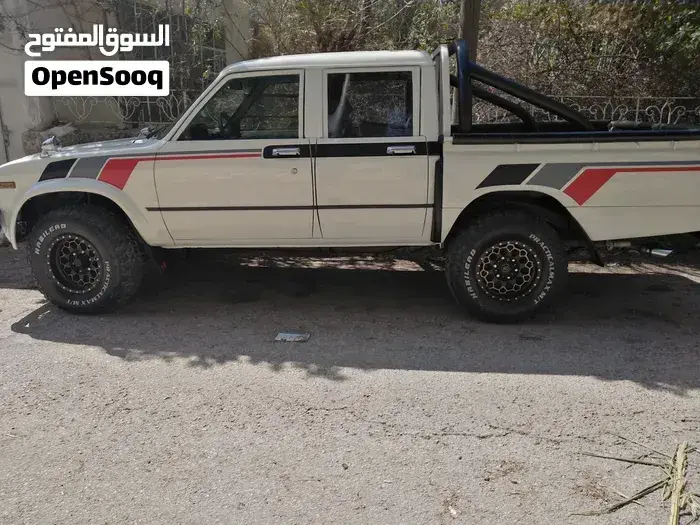 Toyota Hilux 1982 photo 2