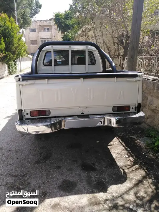 Toyota Hilux 1982 photo 4