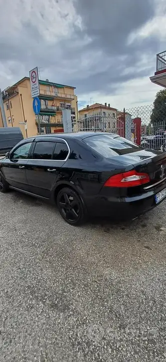 Skoda Superb 2019 photo 2