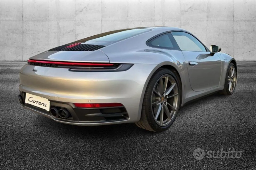 Porsche 911 2020 photo 2