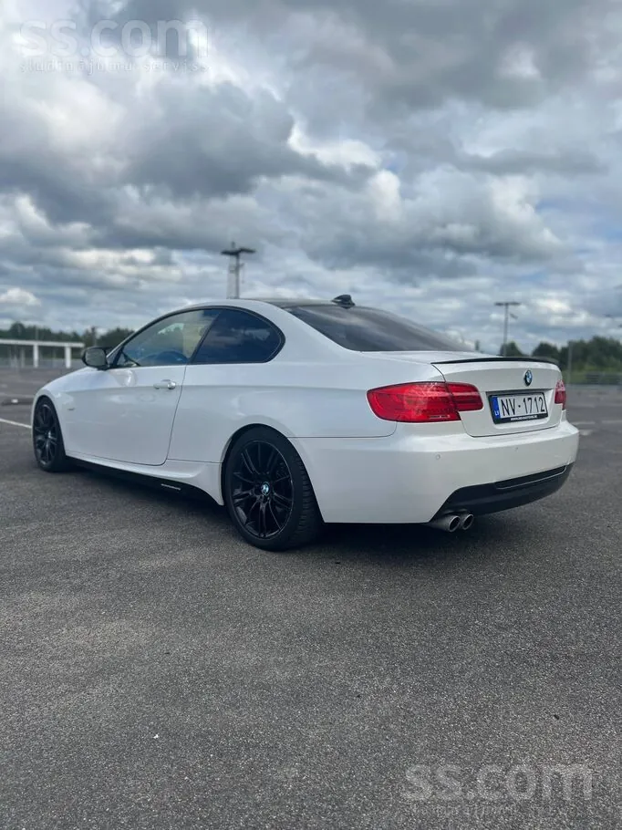 BMW 325D 2011 photo 3