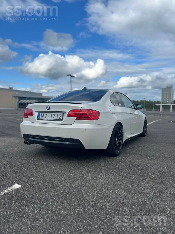 BMW 325D 2011 photo 5