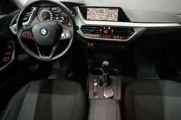 BMW 1 Series 2021 photo 3