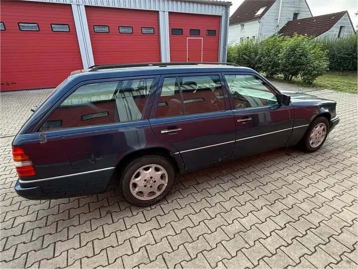 Mercedes-Benz W124