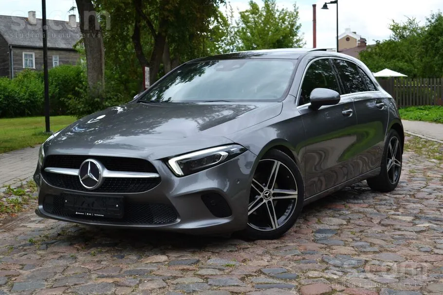 Mercedes-Benz A180