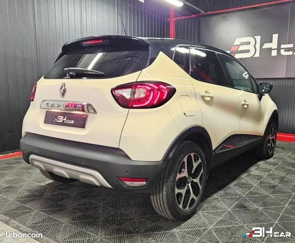 Renault Captur 2018 photo 2