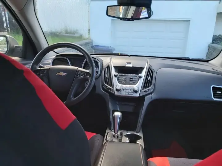 Chevrolet Equinox 2012 photo 2