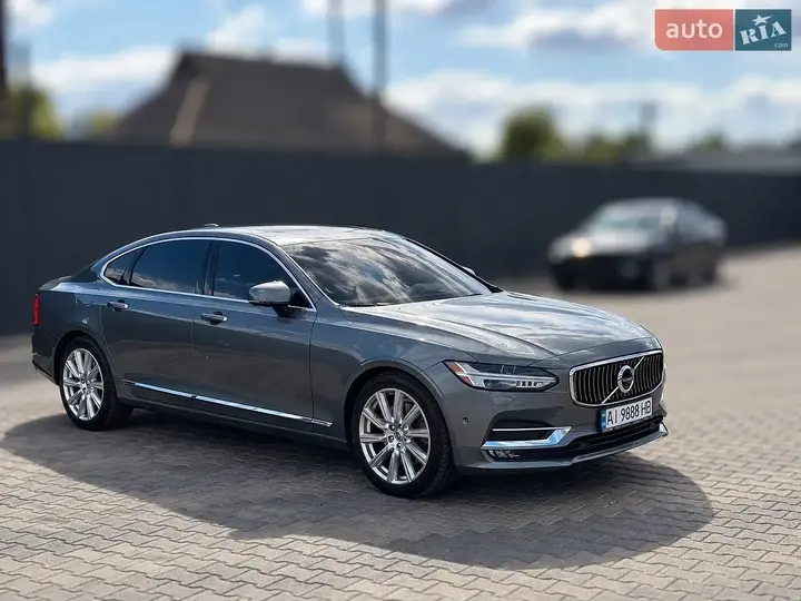 Volvo S90