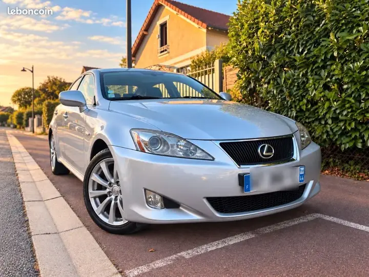 Lexus Is