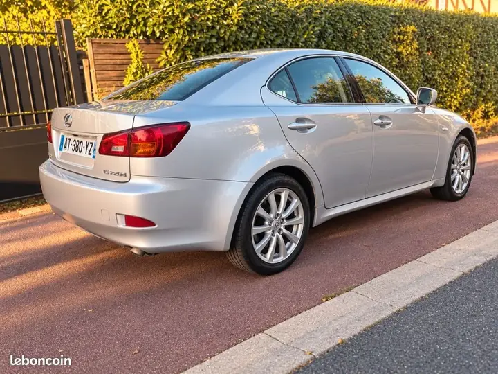 Lexus Is 2007 photo 2