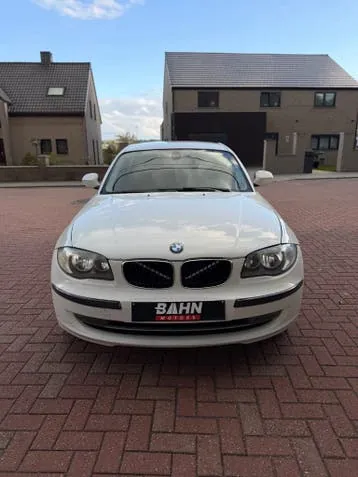 BMW 1 Series 2011 photo 2