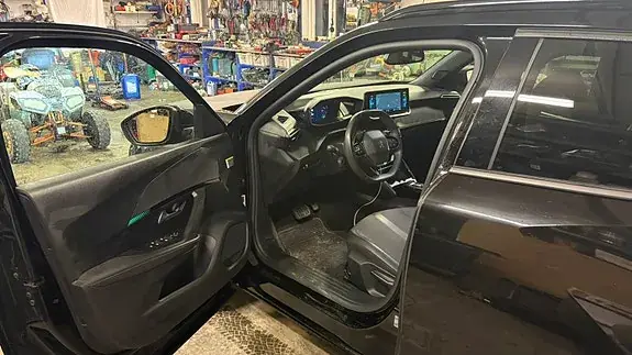 Peugeot E-2008 2023 photo 5