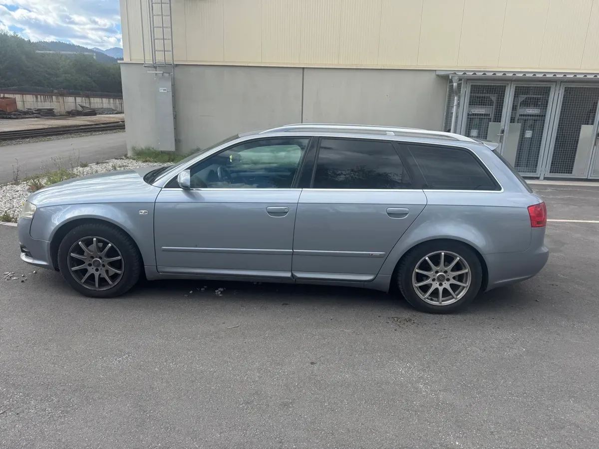 Audi A4 2005 photo 2