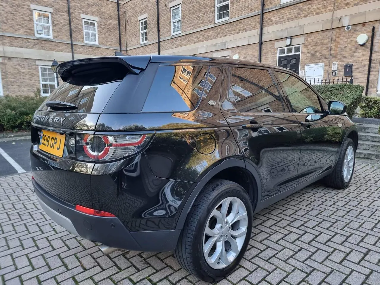 Land Rover Discovery Sport 2018 photo 4