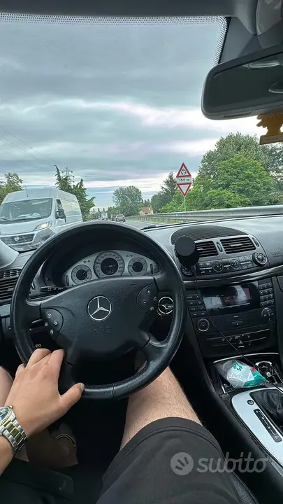 Mercedes-Benz E 2003 photo 2