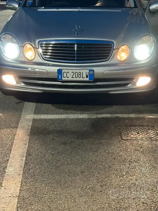 Mercedes-Benz E 2003 photo 5