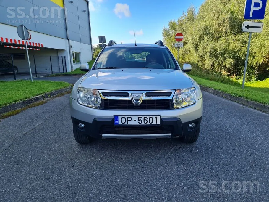 Dacia Duster 2010 photo 2