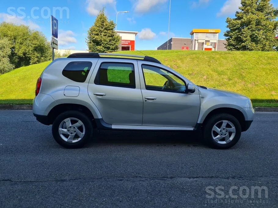 Dacia Duster 2010 photo 4