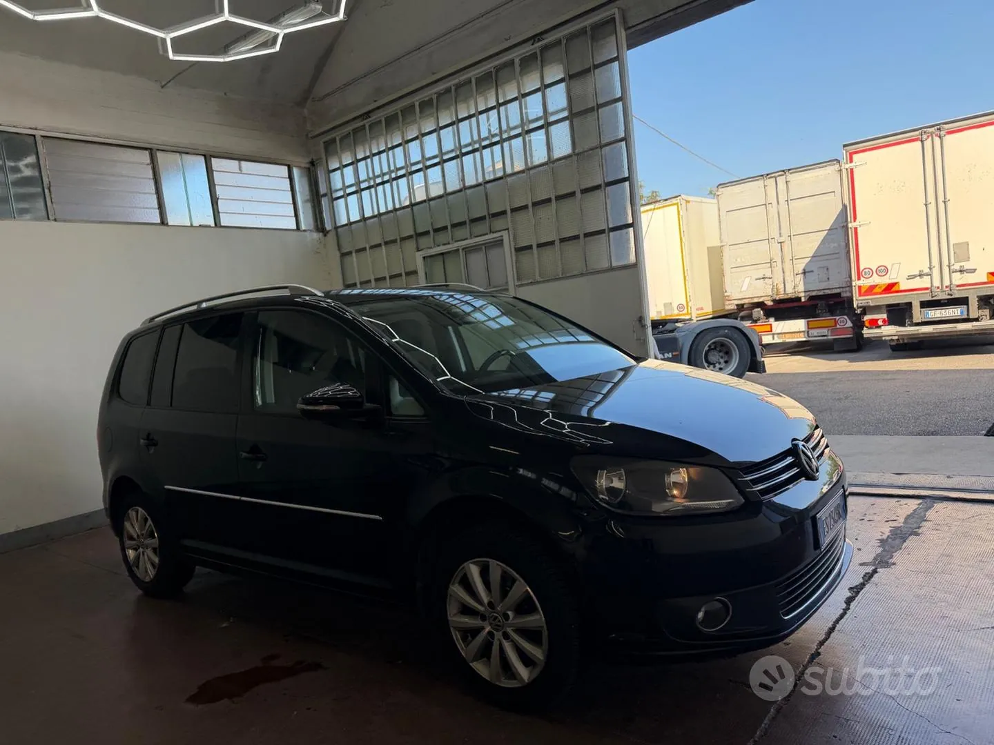 Volkswagen Touran 2013 photo 3
