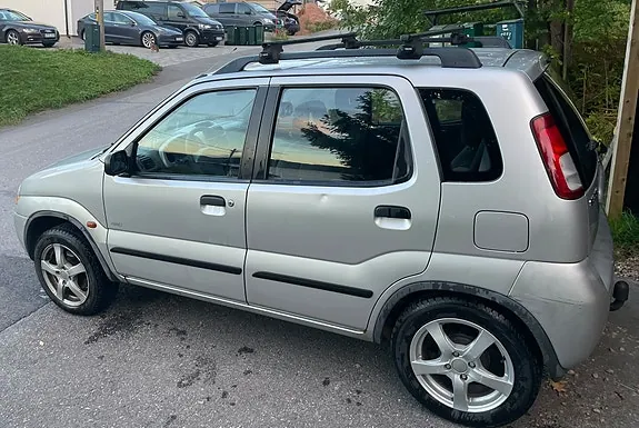 Suzuki Ignis 2001 photo 4