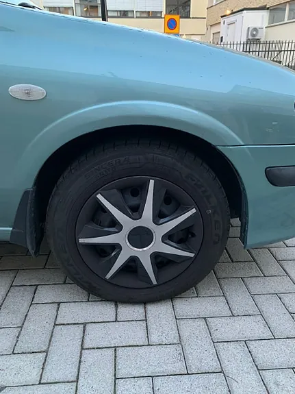 Nissan Almera 2001 photo 2