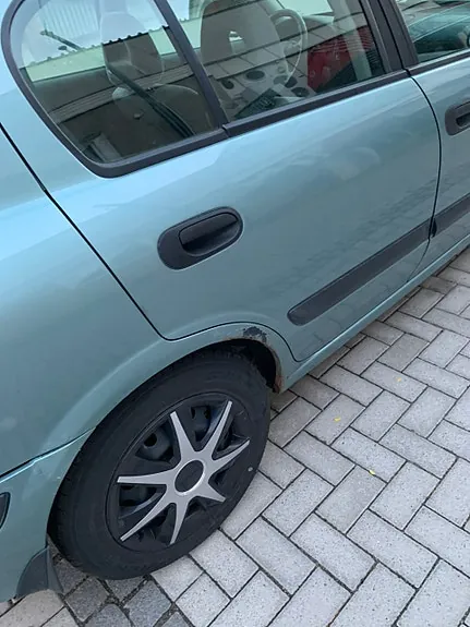 Nissan Almera 2001 photo 5