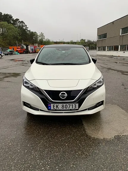 Nissan Leaf 2018 photo 2