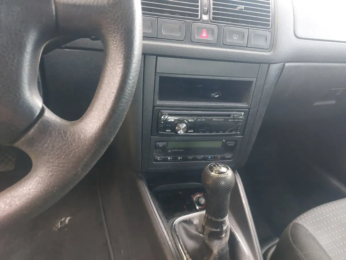 Volkswagen Golf 2003 photo 2