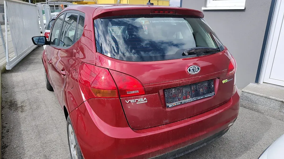 Kia Venga 2012 photo 3