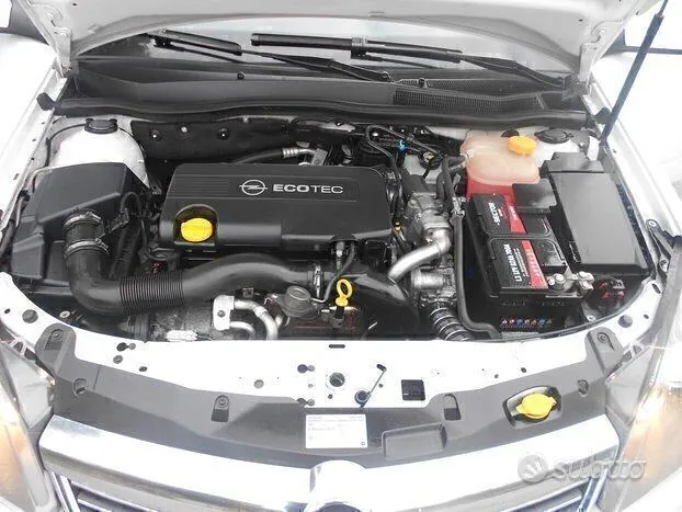 Opel Astra 2010 photo 4