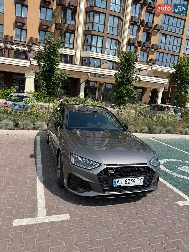 Audi A4 2019 photo 2