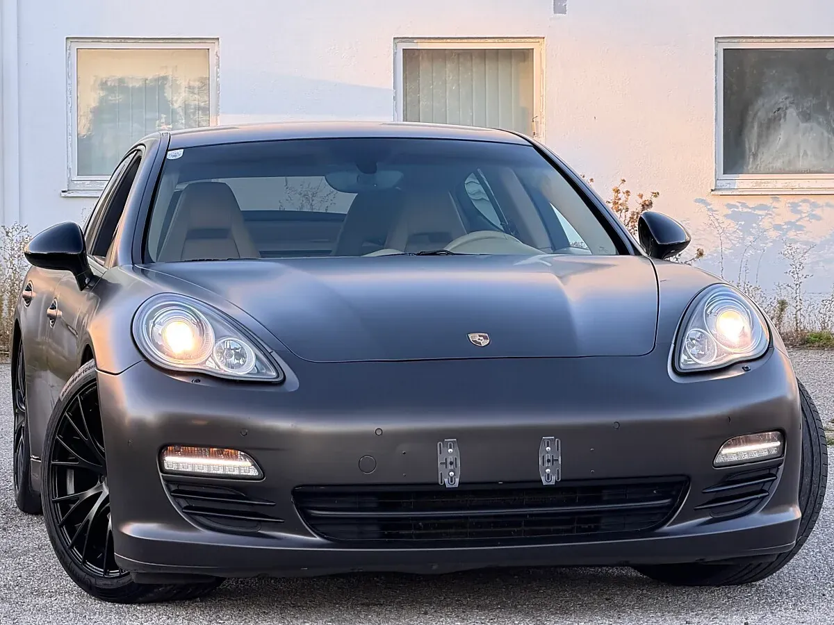 Porsche Panamera 2012 photo 2