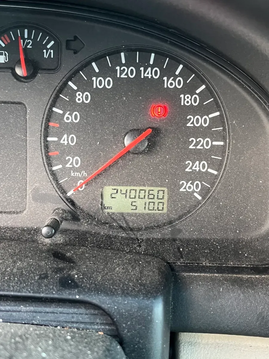Volkswagen Passat 1999 photo 2