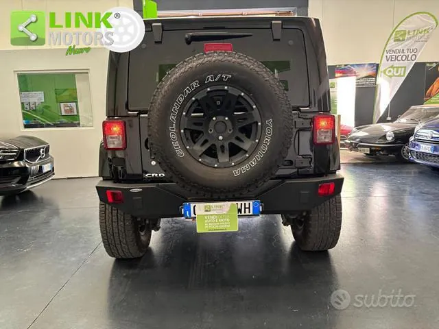 Jeep Wrangler Sahara 2011 photo 4