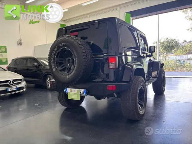 Jeep Wrangler Sahara 2011 photo 5