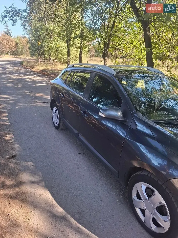 Renault Megane 2013 photo 2