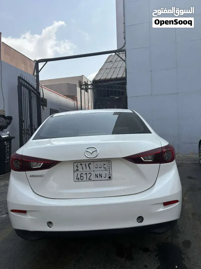 Mazda 3 2016 photo 2