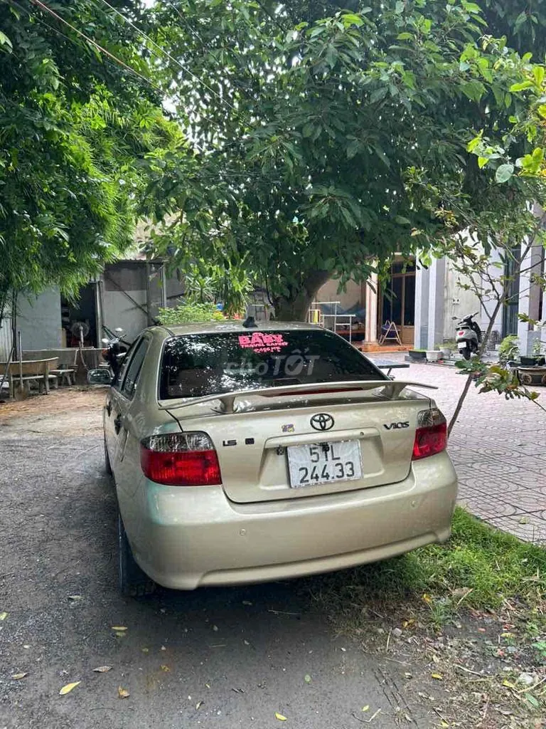 Toyota Vios 2004 photo 2