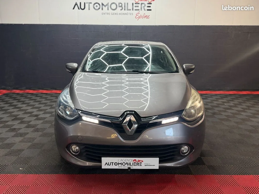 Renault Clio 2015 photo 2