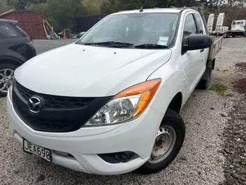 Mazda Bt-50 2015 photo 2