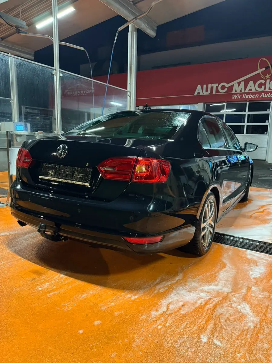 Volkswagen Jetta 2011 photo 3