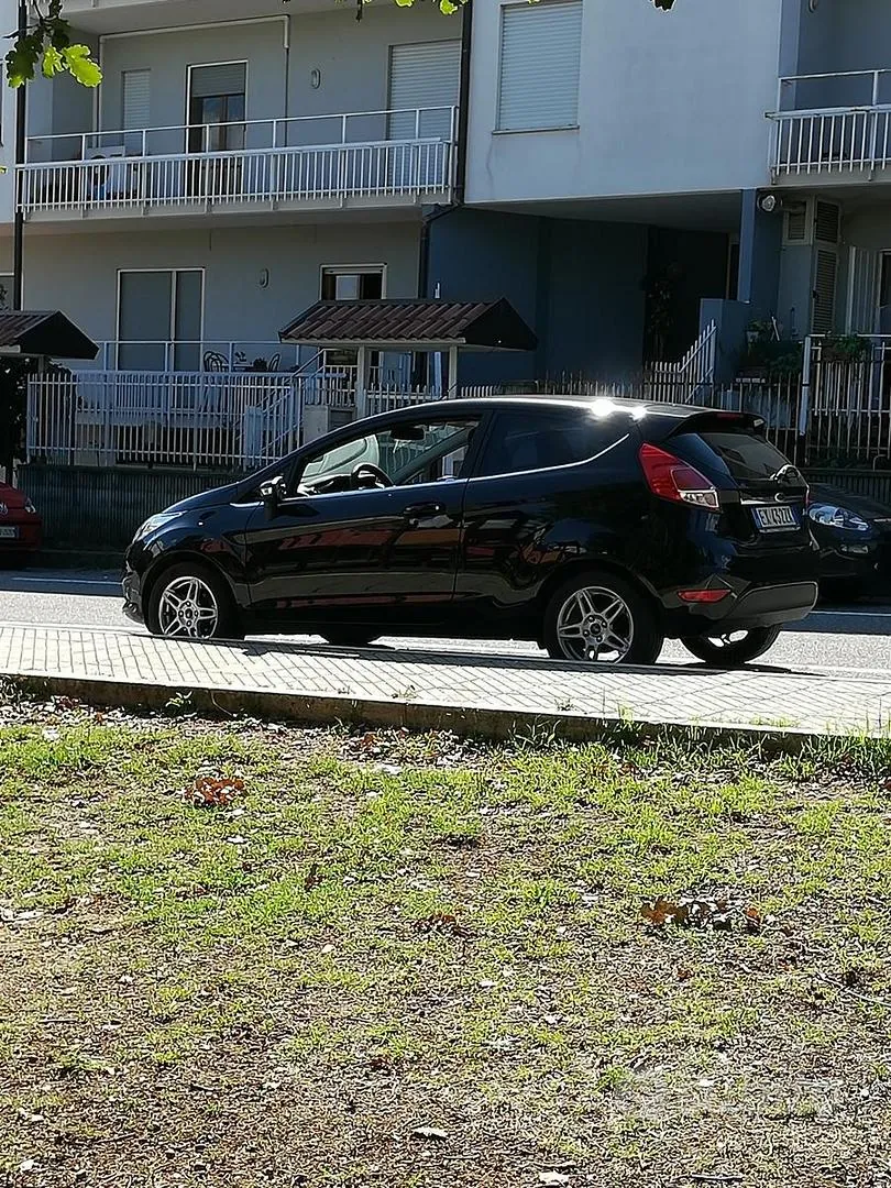 Ford Fiesta 2015 photo 3