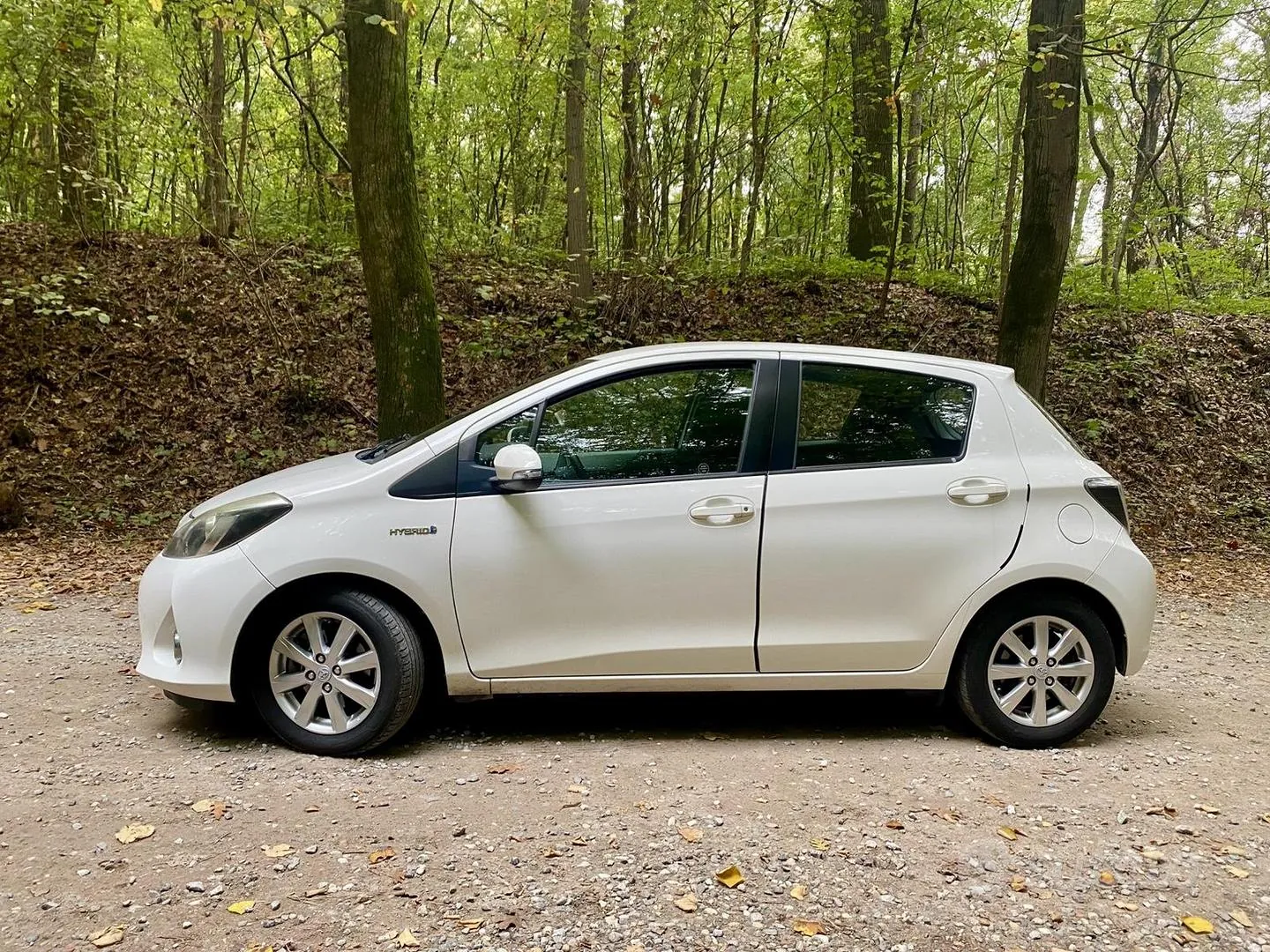 Toyota Yaris 2012 photo 3