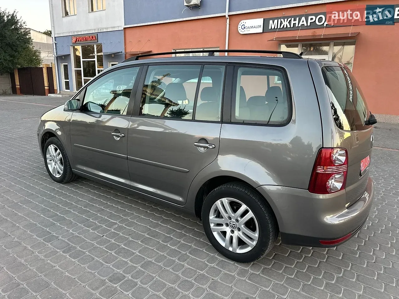 Volkswagen Touran 2009 photo 4