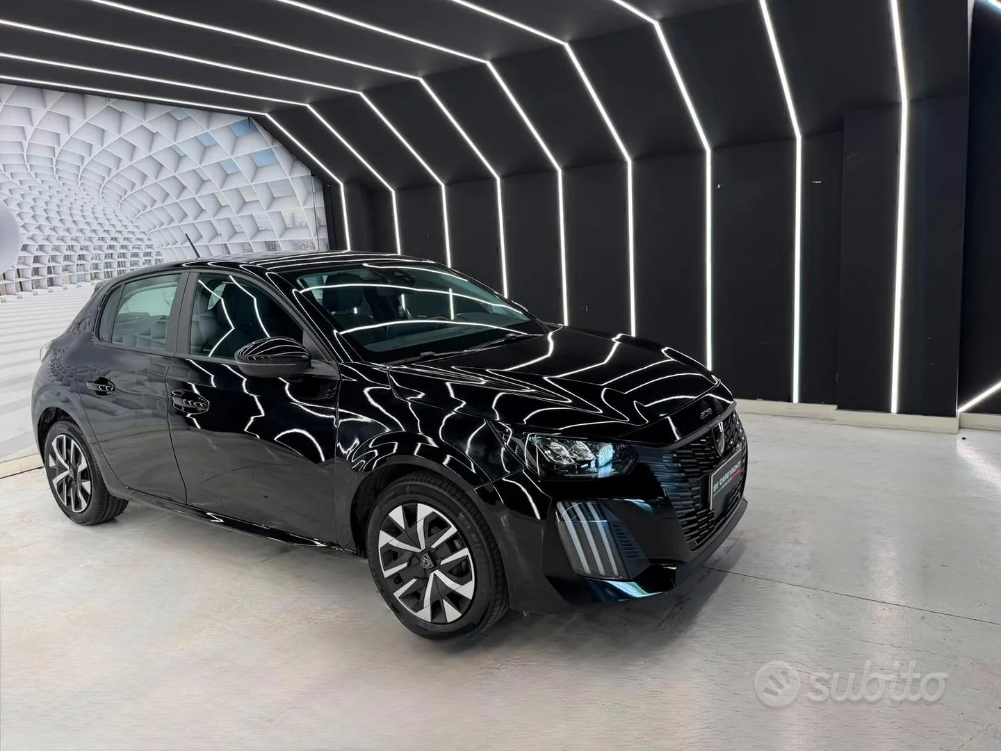 Peugeot 208 2024 photo 2