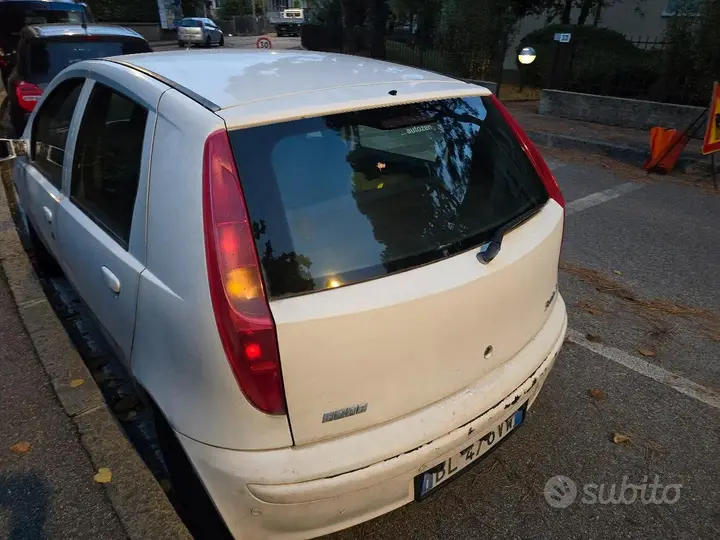 Fiat Punto 2000 photo 2