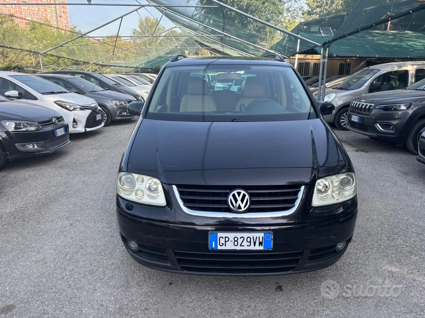 Volkswagen Touran 2003 photo 2